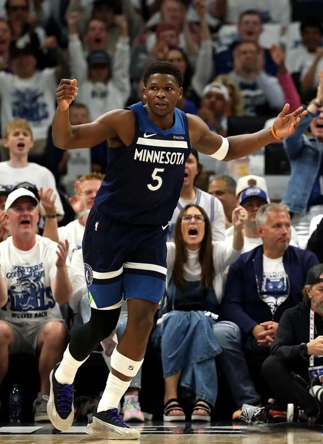 森林狼击败榜首队,取得惊喜胜利 森林狼击败榜首队,取得惊喜胜利