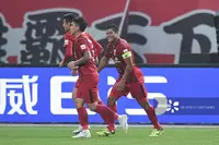 包含重庆斯威客场战平上海上港，取得不败战绩的词条