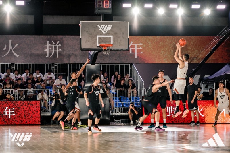 篮球明星空降篮球训练营，引领年轻球员风潮的简单介绍