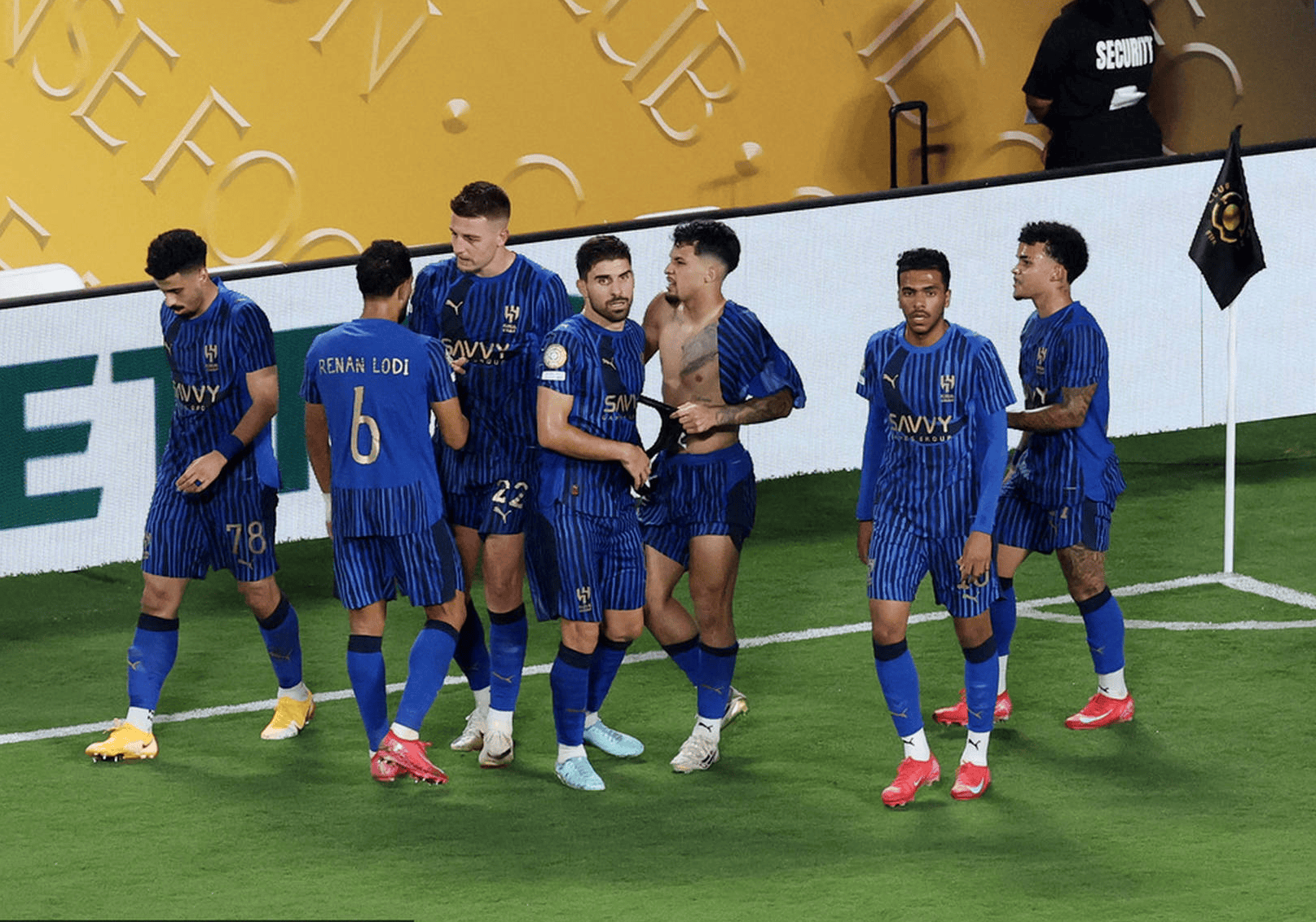 爱游戏-包含多特蒙德客场赢下奥格斯堡，稳定排名前列的词条