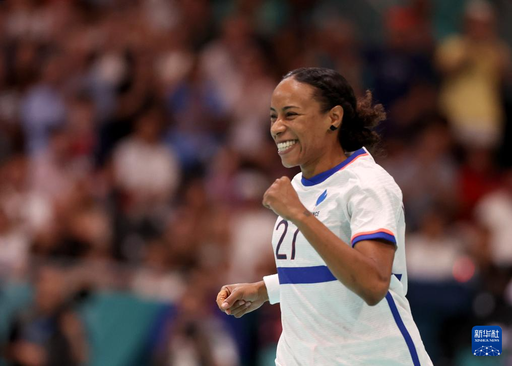 爱游戏官网-法国球员在比赛中发挥关键作用