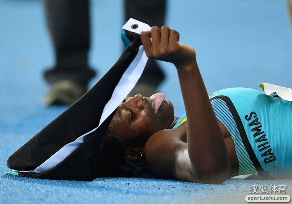 德国田径女将突围夺冠，赢得掌声