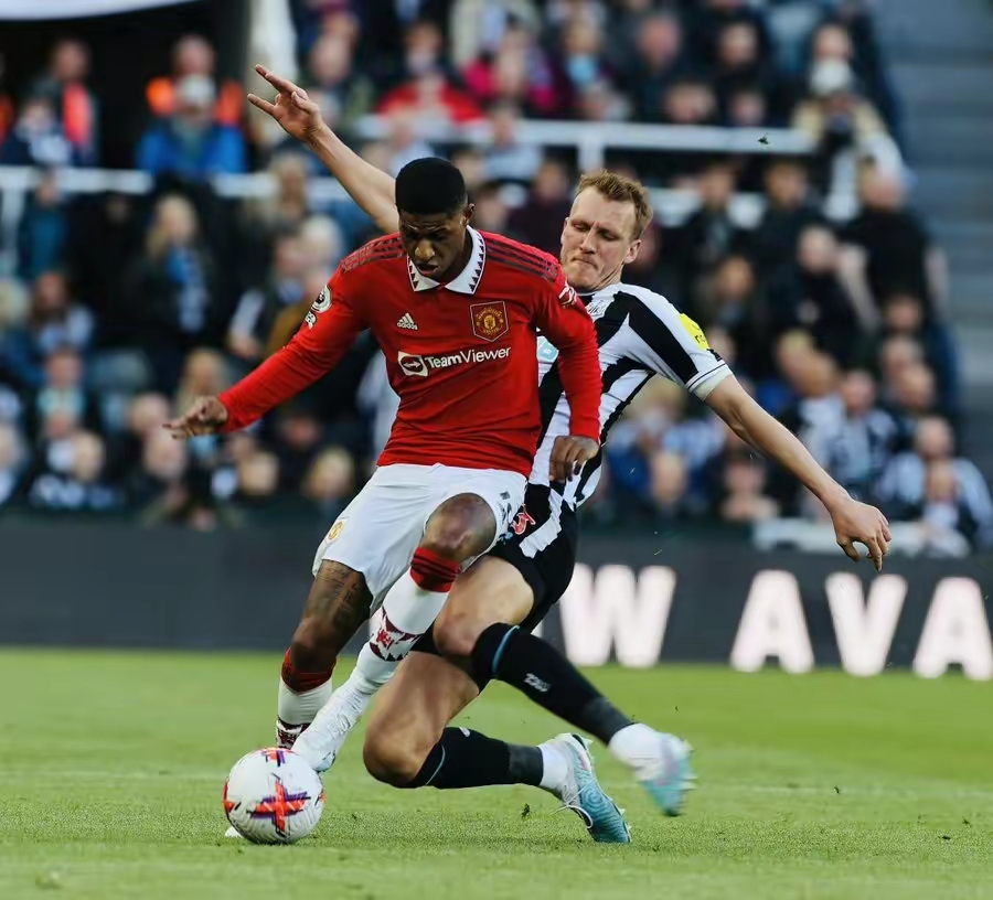 爱游戏-关于曼联遭遇失利，排名下滑至第五位的信息