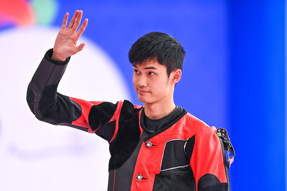 关于追逐荣耀！全球体育明星展现实力的信息